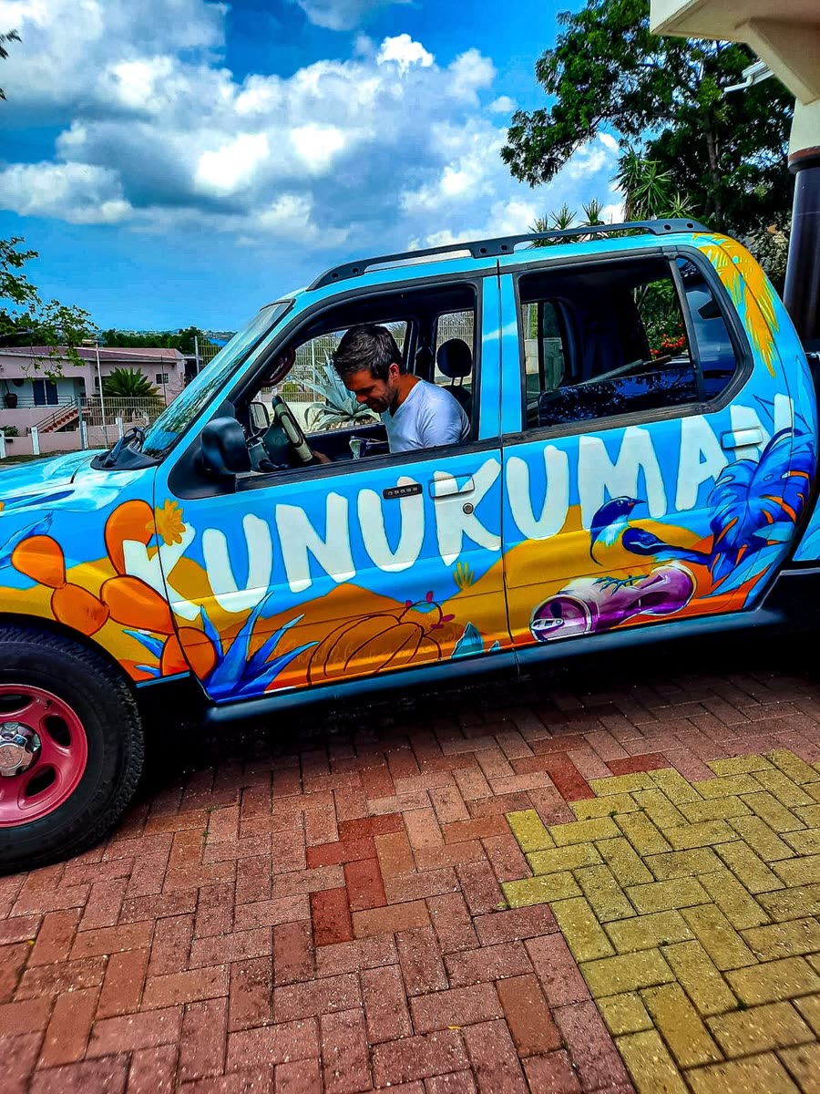 De Kunuku Man-truck bij een partner op Curaçao